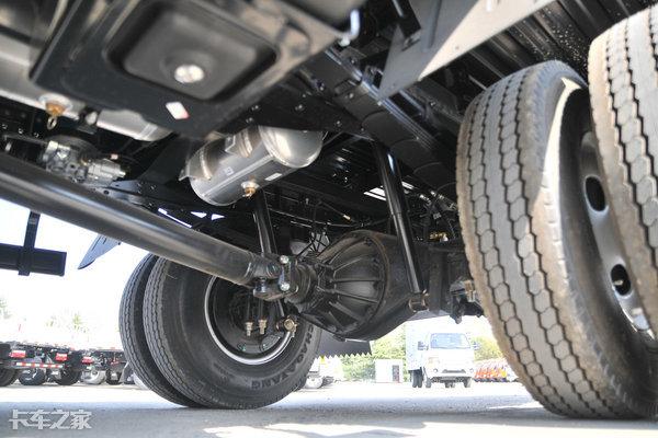 18米单排栏板轻卡;装配2071mm宽体驾驶室;搭载云内动力d30tcie1发动机