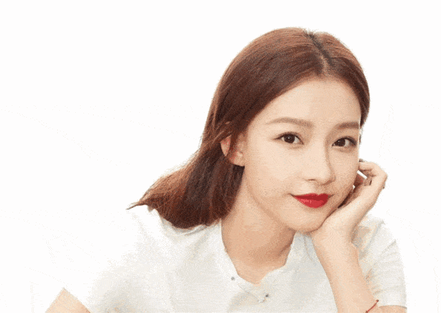 李沁和孙怡的对比照，李沁孙怡迷之撞脸（孙怡和李沁的长相区别到底在哪）