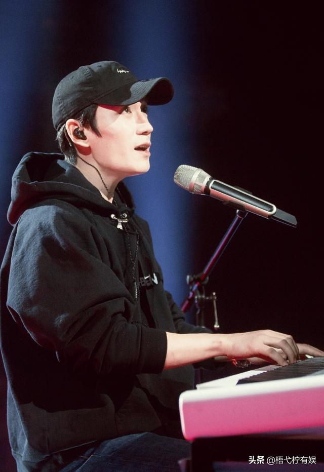 朱一龙，微信头像，朱一龙（朱一龙一年内换四次头像）