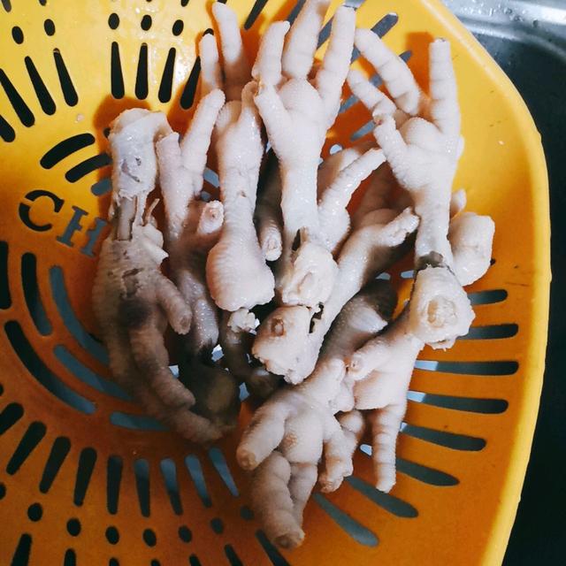 如何做网红鸡爪鸡脚--柠檬百香果鸡爪鸡脚，柠檬鸡脚怎么样做法（的做法+配方）