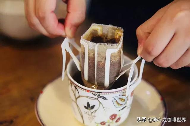 挂耳咖啡怎么冲，挂耳咖啡如何冲泡好喝（挂耳咖啡的正确冲泡方式）