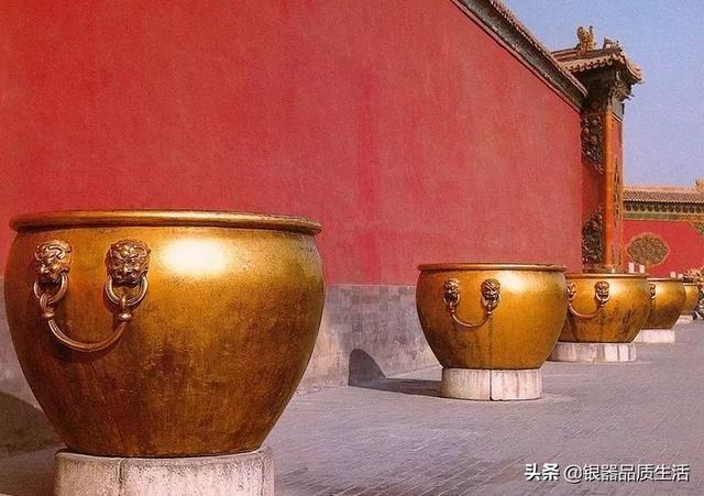 为什么古代院子里放口缸，从皇宫到民间全信它