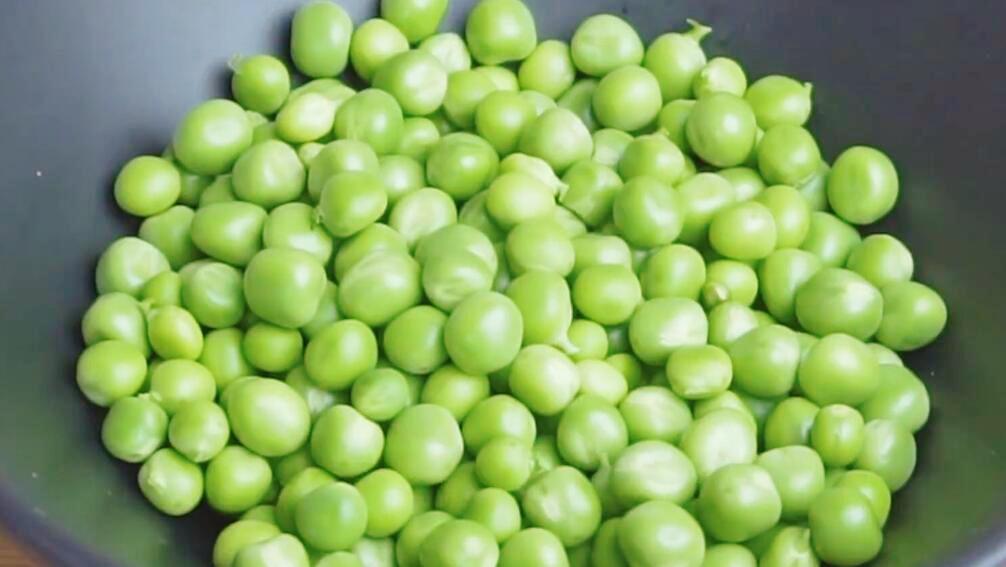 圖片[2]-【豌豆雞蛋早餐餅】做法步驟圖 10分鐘出鍋 早餐孩子特別愛吃-起舞食譜網