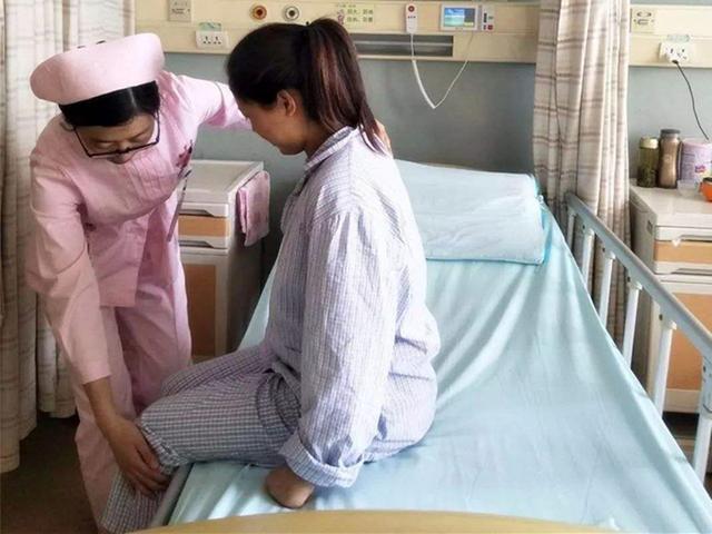 宝宝刚出生怎么护理，宝宝刚出生怎么护理,图片（护理产妇牢记“五快三免”）