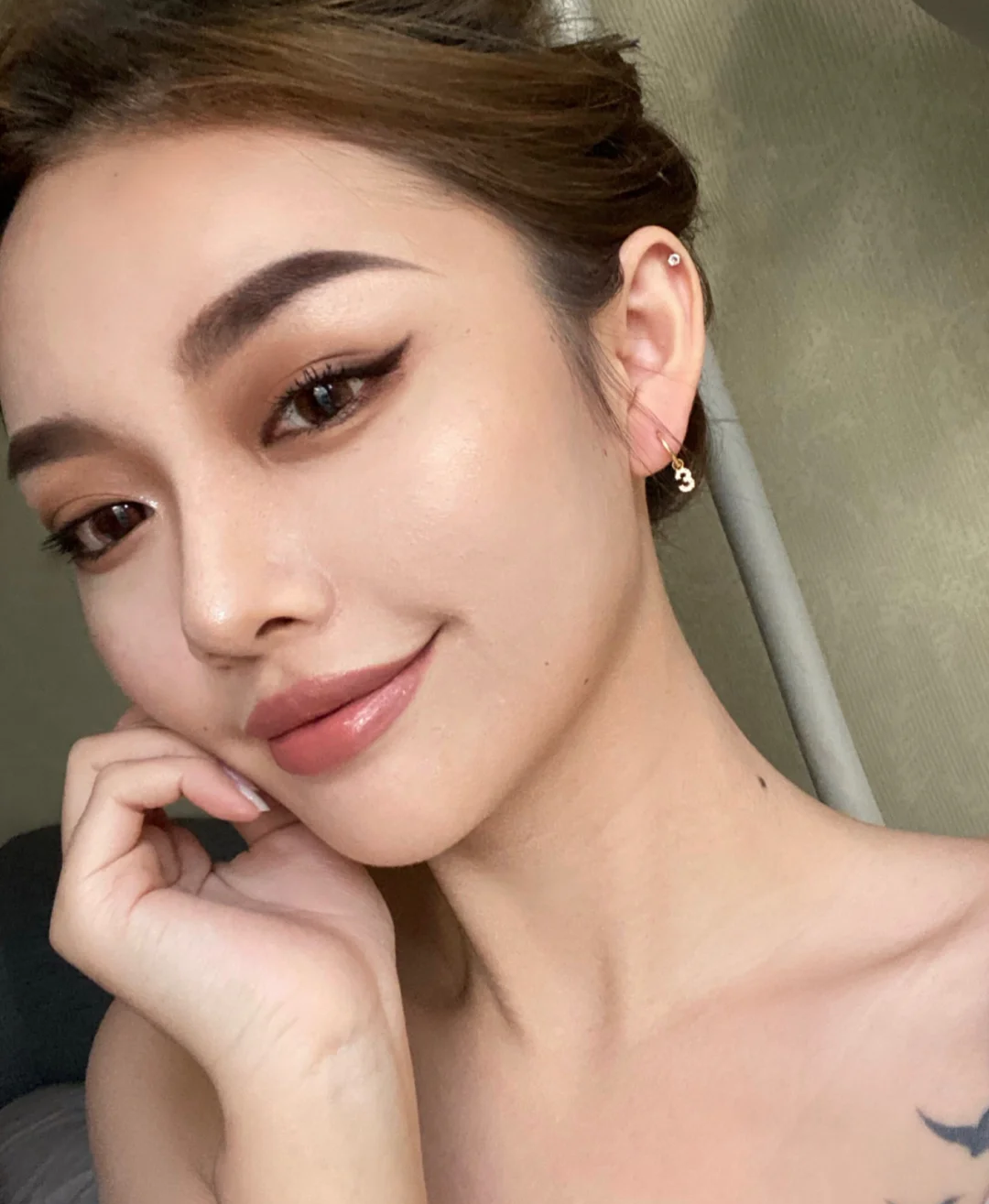 眉型适合的脸型圆脸(圆脸眉形app)-米亚号