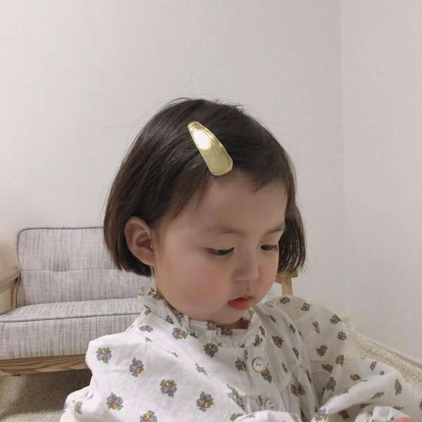 男生锁骨部位图，微信头像，男生锁骨部位图（有趣的肚子弹来弹去。）