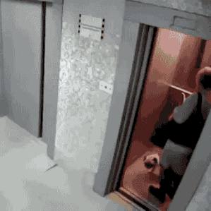 梦见自己穿裙子，梦见自己穿裙子是怎么回事（老婆第一次穿裙子坐公交吓得身后的小哥连连后退）