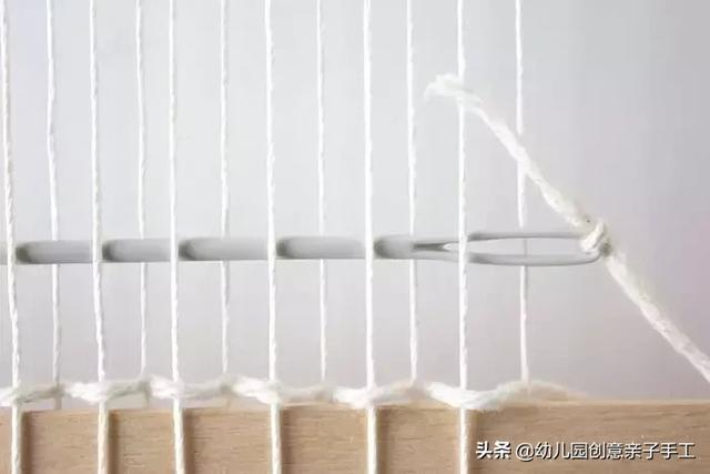 创意书签制作方法，阅读书签制作（毛线创意手工-杯垫、书签和挂饰）