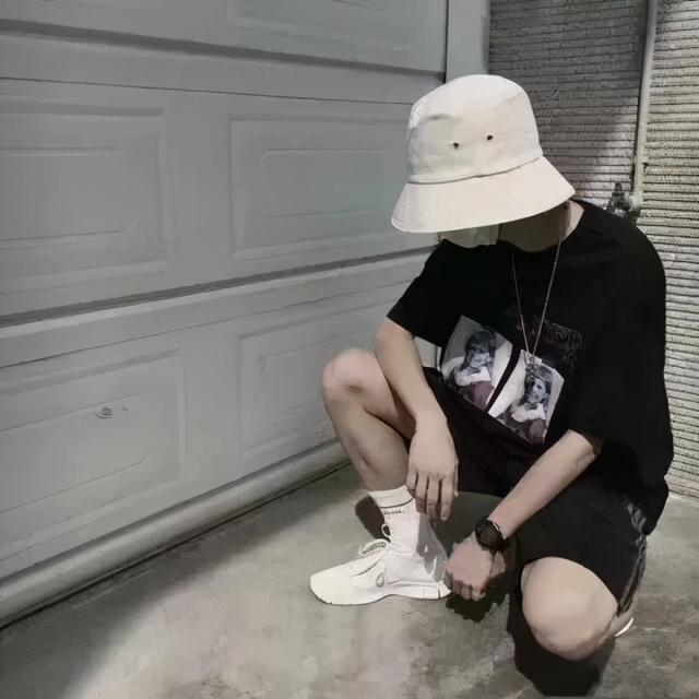 男头。忘掉种过的花，微信头像，男头。忘掉种过的花，重新开始。（“其实我不太懂喜欢）