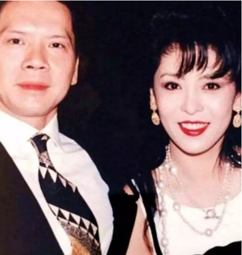 向太陈岚年轻时的盛世美颜，向太陈岚年轻时照片曝光