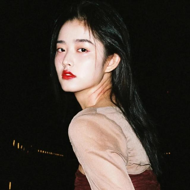 女生套图，微信头像，女生套图（女生微信头像套图）