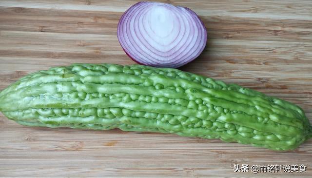凉拌苦瓜的正宗做法，凉拌苦瓜的家常做法（凉拌苦瓜的正确做法）