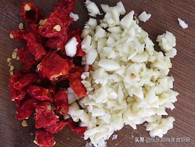 凉皮怎么炒好吃，怎样做炒凉皮好吃（在家做个陕西特色的炒凉皮）