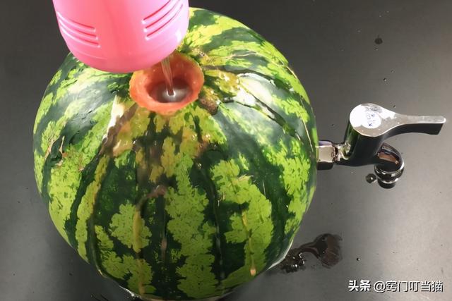 西瓜汁怎么做好喝，番茄汁怎么榨好喝（教你1分钟榨出原汁原味的西瓜汁）