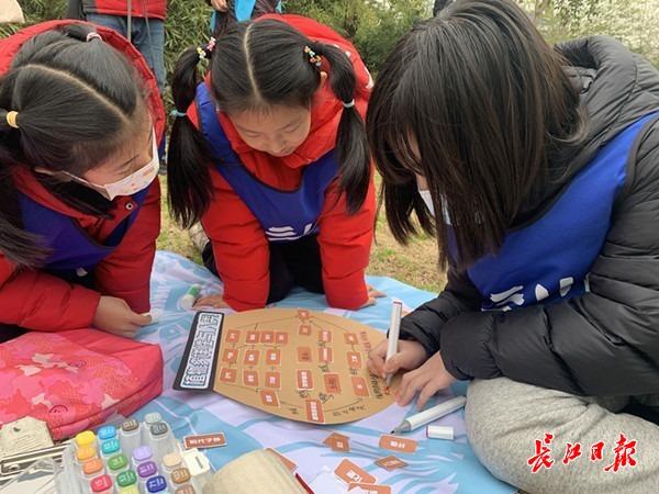 蔷薇三姐妹最根本区别，试问蔷薇、月季、玫瑰有何区别