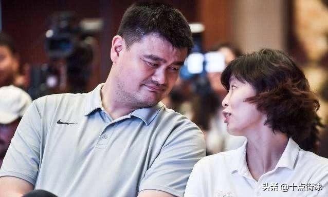 姚明个人资料简介，易建联个人资料简介（爷爷2米03）
