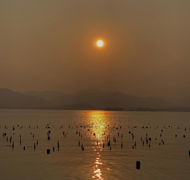 朋友圈封面图，朋友圈封面图片高清（朋友圈背景图封面图）