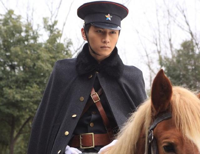 莫言在《丰乳肥臀》中呈现出来的就是这样一出关于尊严的悲剧.