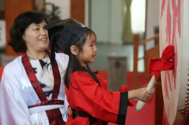 人生四大礼之开笔礼，人生四大礼之开笔礼三拜（中华传统文化传承——人生四大礼）