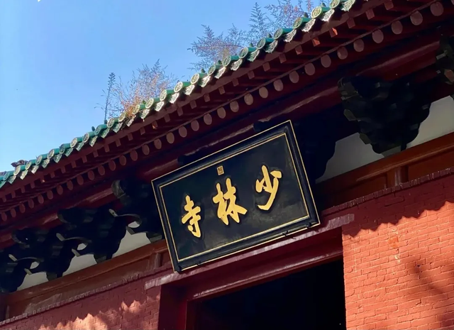 特步发布会中的PPT动画，特步广告语（新品融合中国元素获好评）
