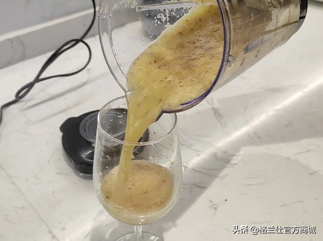 破壁机和榨汁机，破壁机和榨汁机有什么区别（榨果汁到底有多大区别）