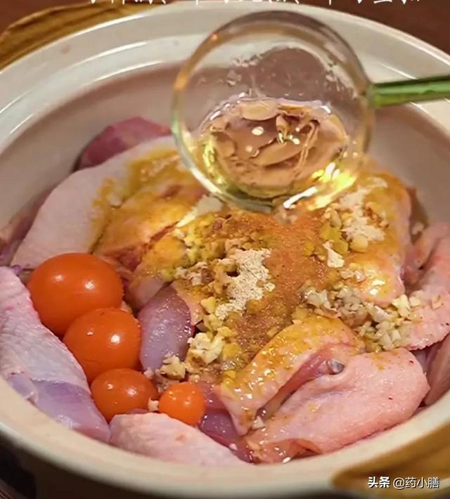 广东汕尾乖脯鸡煲的做法，广东煲仔鸡的做法（一道集鲜、香、甜于一身的硬菜）