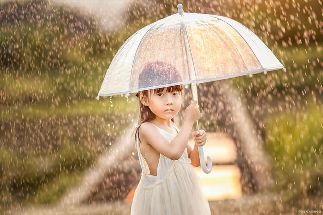 莫白网名，莫白微信昵称（姓刘取什么名字好听）