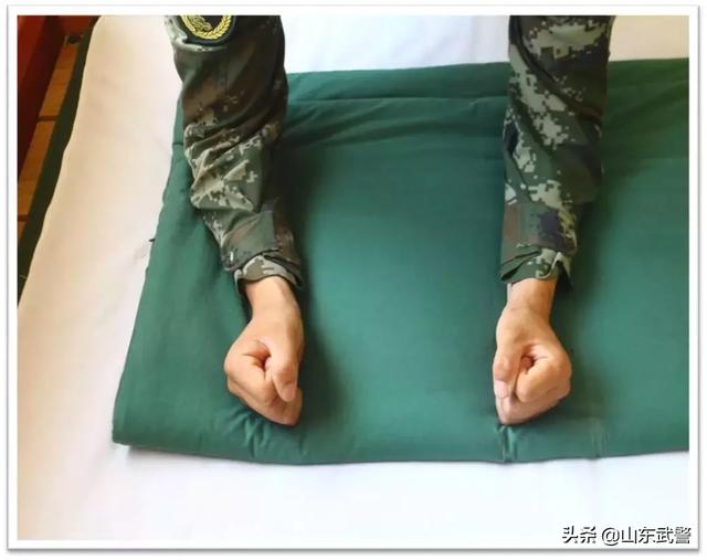 叠军被有什么简单的小妙招，叠出这样的“好军被”总共需要几步