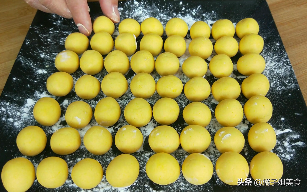 圖片[5]-超簡單的南瓜糯米丸子 香甜軟糯 全家人都喜歡-起舞食譜網