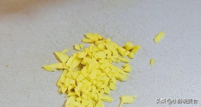 柠檬和什么水果最配啊，柠檬跟什么比较配（闺蜜月瘦15斤的秘诀）