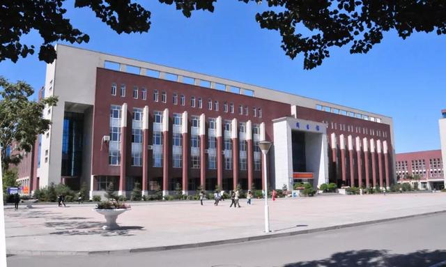 东北师范大学人文学院能三本升二本吗，东北师范大学人文学院是全日制本科学校国家承认吗（<二>东北师范大学人文学院）