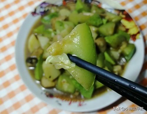 荀瓜怎么炒好吃，怎样素炒荀瓜（却做出鲜香美味超好吃的下饭菜）