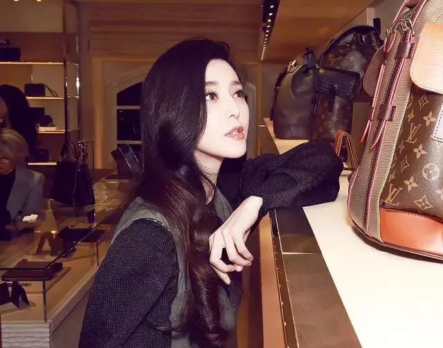 2.5升水是几瓶矿泉水，25升水是几瓶矿泉水（最坑爹的明星护肤秘诀）