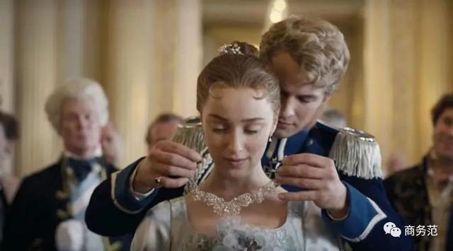 狗狗衣服大全纸样图片，狗狗衣服的手工DIY（7500件衣服、珠宝浮夸）