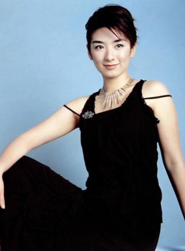 黄奕主演过的电视剧，黄奕演的电视剧（“小燕子”黄奕的幸运成名史）