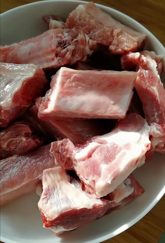 排骨冬瓜汤的做法，玉米排骨冬瓜汤的做法（这样做不仅味道鲜美）