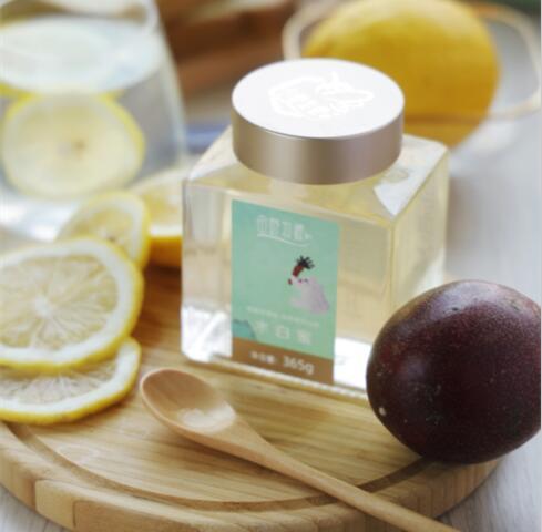 青柠檬用冰糖怎样腌制呢，青柠檬和冰糖腌制方法（蜂蜜和冰糖可以一起腌柠檬吗）