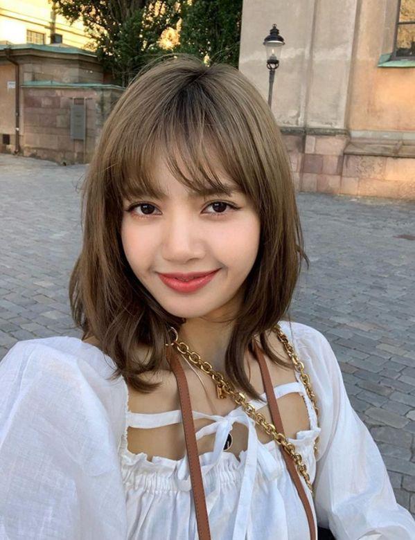 好看的发型女生中长发，好看的发型女生中长发2021（明星示范2020大热发型）