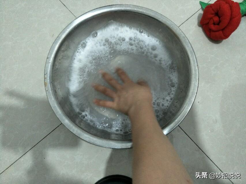 桑蚕丝衣服怎么洗，怎样清洗桑蚕丝衣服（不起皱还带有淡淡清香味）