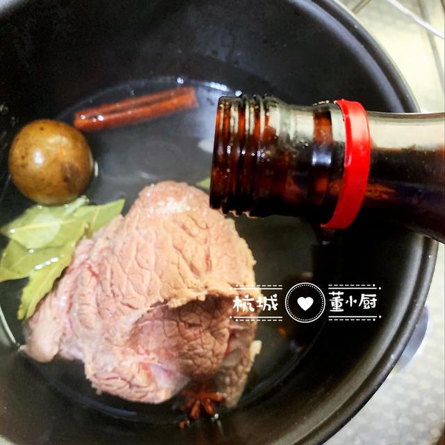 牛胸肉怎么做好吃，夏天来一份牛胸肉凉拌黑木耳