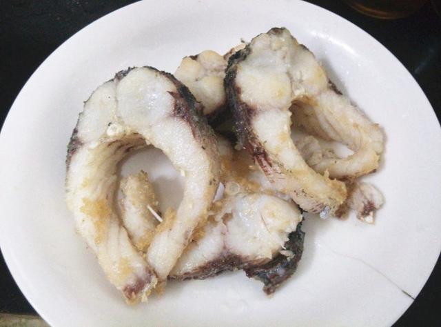 红烧草鱼怎么做，红烧草鱼怎么做好吃又简单（教你在家做红烧草鱼块）