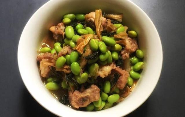 用碗在锅里蒸大米要怎么蒸蒸多久，碗放锅里蒸米饭蒸多久（家常蒸菜健康做起来）