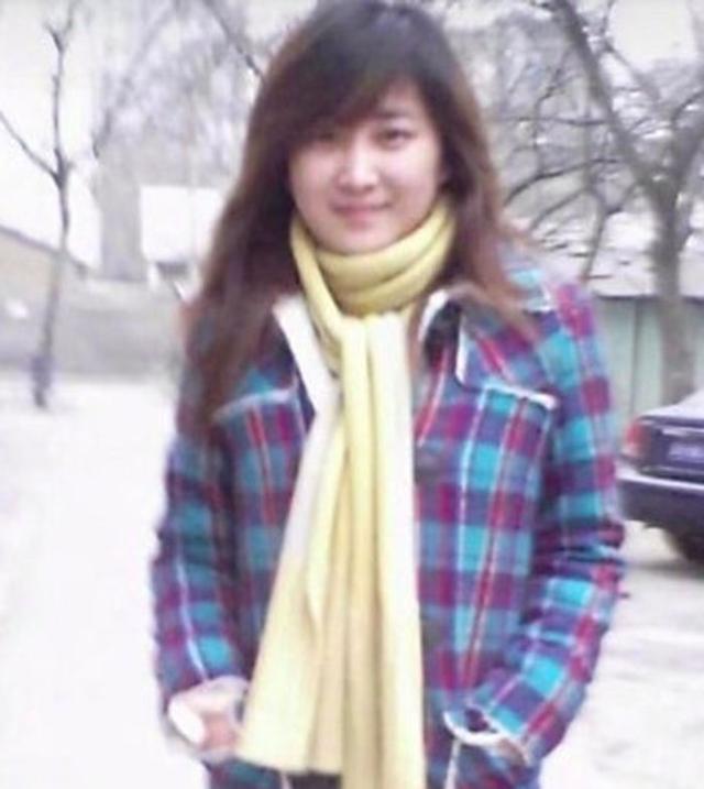 37岁的贾玲近照，贾玲：欢笑的每一步都充满不易