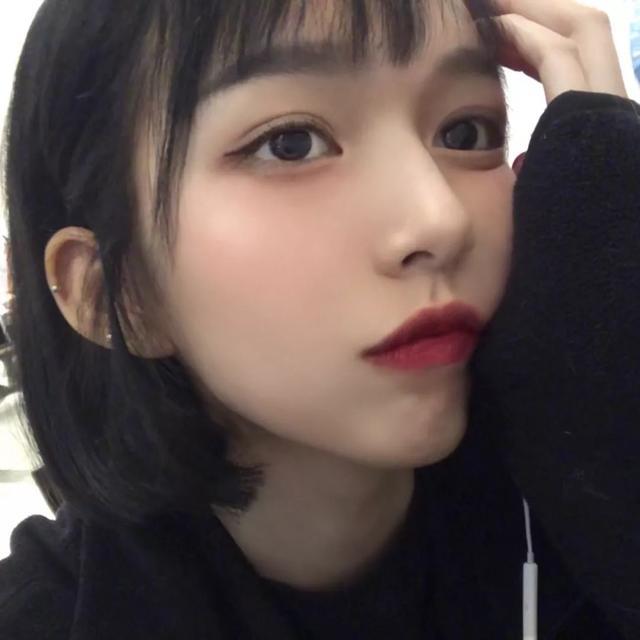瓜子脸适合什么发型，倒着的瓜子脸适合什么发型（“瓜子脸”适合什么样的发型）