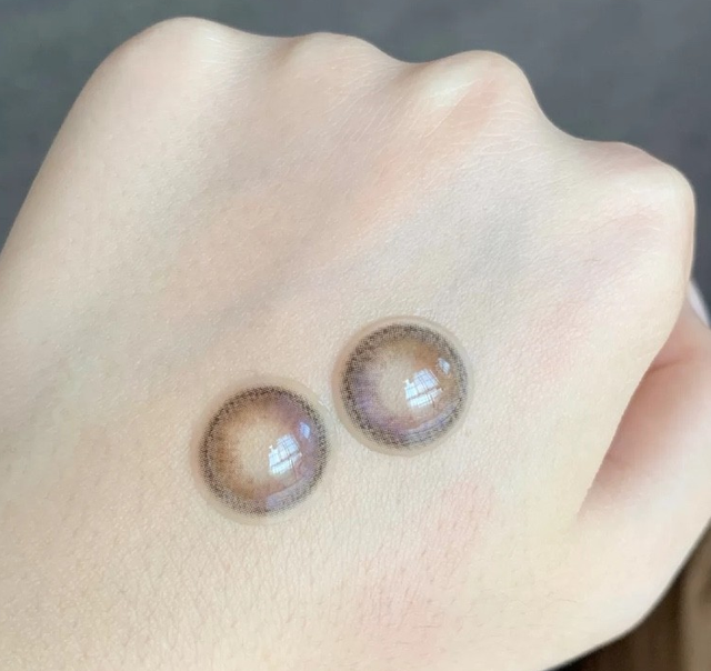 过期的彩妆眼影属于什么垃圾，过期的彩妆眼影属于什么垃圾分类（垃圾分类图鉴，女生必看指南）