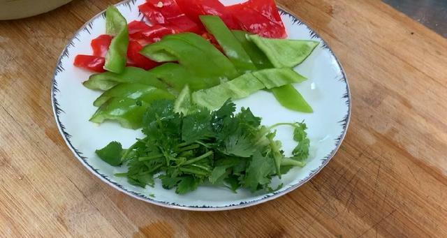 酥脆茄子的家常做法，我家一周吃5次
