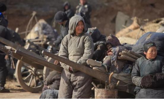 1942为什么不是一部灾难片，河南人的灾难片《1942》
