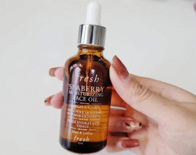 霍霍巴油适合什么年龄段.，霍霍巴油贵吗（4款适合秋冬的“贵价”精华油）