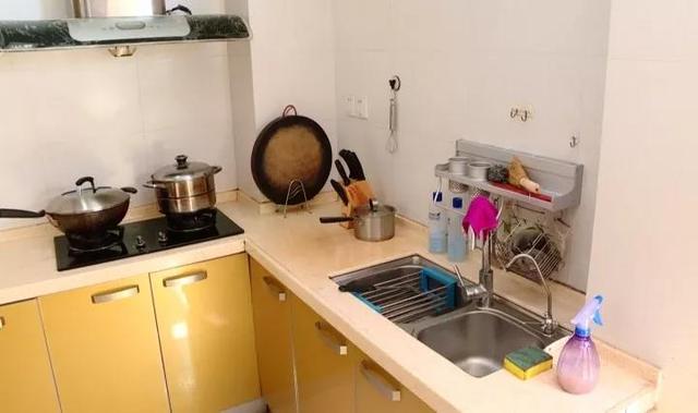 洗涤剂去油污原理，为什么洗涤剂能去除油污（冰箱里的TA竟是厨房油污克星）