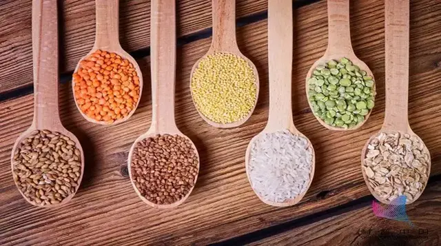 如何判断大米发霉变质了，怎样判断大米是否霉变（这样的大米竟会诱发肝癌）